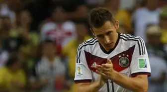 Miroslav Klose ve İngiltere Arasında İki Gol Var