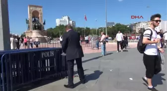 Polis, Grubun Taksim Meydanı'na Çıkmasına İzin Vermedi.