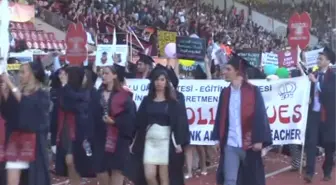 Anadolu Üniversitesi'nde annelerin mezuniyet heyecanı -