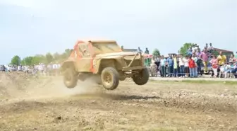 Off-Road Yarışları Nefes Kesti