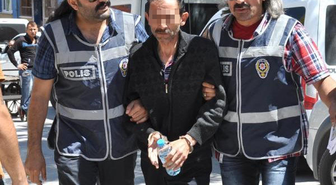 Boşanma Davaları Süren Eşini Öldüren Koca Tutuklandı