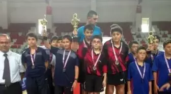Minikler Masa Tenisi Şampiyonasına Yalova Damga Vurdu