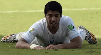 Luis Suarez'den Üçüncü Isırık