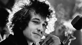 Bob Dylan'ın Şarkı Sözü Müsveddeleri, 2 Milyon Dolara Satıldı