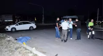 Manavgat'ta Kamyon Otomobille Çarpıştı: 1 Ölü, 3 Yaralı