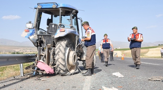Niğde'de Otobüs Kazası: 12 Yaralı
