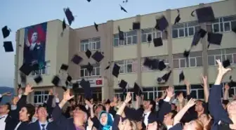 Kozan MYO'da Mezuniyet Sevinci