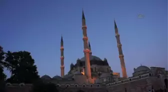 Orucun en geç açıldığı Edirne'de, 'Selimiye' gölgesinde iftar -