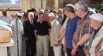 Eski Maliye Bakanı Kemal Unakıtan'ın Kardeşi Hayatını Kaybetti