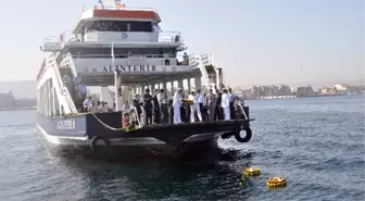 Çanakkale Boğazında Denizcilik ve Kabotaj Bayramı Kutlaması