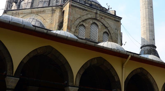 Sanayi Kentinin Tarihi Camileri Zamana Direniyor