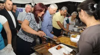 Başkan Çerçioğlu, Söke İftarında Vatandaşlara Yemek Dağıttı