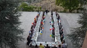 Vali Düzgün, İftarını Çocuklarla Birlikte Açtı