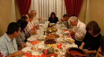 Ramazanda Sofra Görüntülerini Değil, Sofranızı Paylaşın'