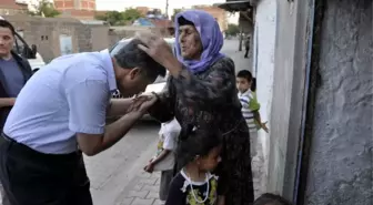 Siverek Kaymakamı Erkal Kimsesiz Atiye Nine ile İftar Yaptı