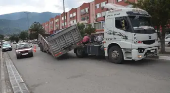 Seyir Halindeki Tırsın Dorsesi Çıktı