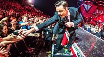 Robbie Williams Hayranının Omuzunu Kırdı