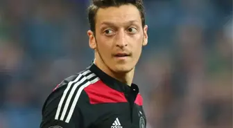 Alman Efsaneden Mesut Özil'e Eleştiri!