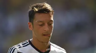 Alman Efsanesinden Mesut Özil'e Sert Eleştiri