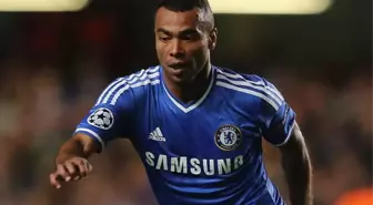 Ashley Cole İtalya'ya Uçuyor!