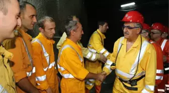 Bakan Yazıcı Yerin 600 Metre Altında Maden İşçileri ile İftar Yaptı