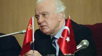 Gürcistan'ın Eski Cumhurbaşkanı Şevardnadze Öldü