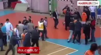 Hentbol Maçında Olaylar Çıktı