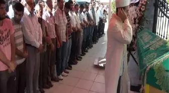 Minibüs Kazasında Ölen Genç Toprağa Verildi
