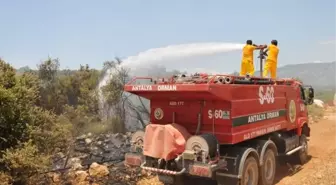 Demre'de Çıkan Yangın Korkuttu