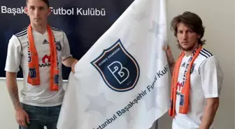 Başakşehir'de İki İmza