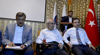 AK Parti Genel Başkan Yardımcısı Erdem Muhtarlarla Sahur Yaptı
