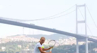 Wozniacki, Esma Sultan Yalısı'nda Raket Salladı