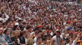 50 Bin Futbolsever Commerzbank Arena'ya Akın Etti