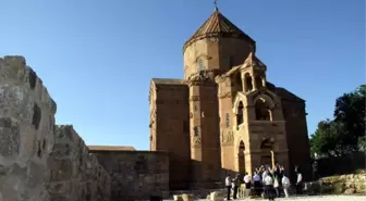 Akdamar Kilisesi Hristiyan Türkler Tarafından Yapılmıştır'