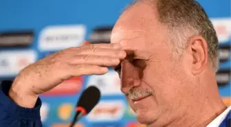 Scolari İstifa Etti