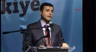 Demirtaş'tan Türk Bayrağı Mesajı