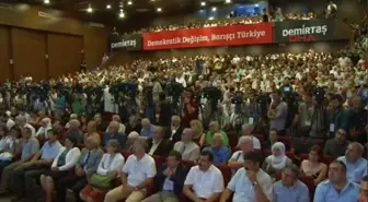 Demirtaş'tan Türk Bayrağı Mesajı