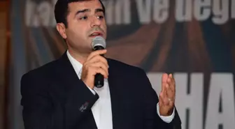 Selahattin Demirtaş'a Türk Bayrağı Sorusu