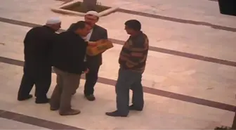 Aydın'da Müezzinin Cami Paralarını Alırken Görüntülendi