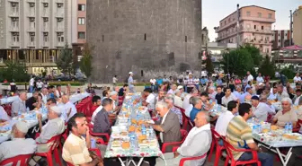 Diyarbakır İftar Çadırına Sahip Ćıktı