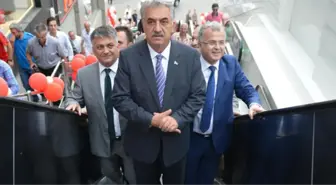Sosyal Medya Alay Edince, Yürüyen Merdiven Açılış Töreni İptal Edildi
