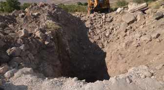 Tarih Eser İçin Kazı Yaparken Suçüstü Yakalandı