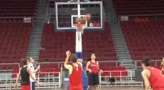 A Milli Kadın Basketbolcular, 2014 Fıba Kadınlar Dünya Şampiyonası'nda Madalya Hedefliyor