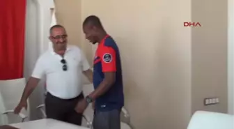 Mersin İdmanyurdu, Prejuce Nakoulma ile 2 Yıllık Sözleşme İmzaladı