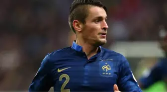 Arsenal, Savunma Oyuncusu Debuchy'i Kadrosuna Kattı