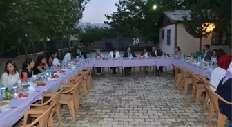 Erzincan Valiliği'nden Sevgi Evlerinde Kalan Çocuklara İftar Yemeği