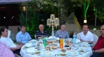 Fatso, Gelenekselleşen İftar Yemeğinde Üyeleriyle Buluştu