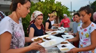 Ayvalık'ta Mahallelinin İftar İmecesi