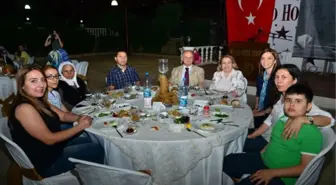 Vali Çakacak'dan Şehit Aileleri ve Gaziler İftar