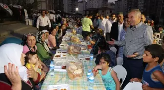 Başkan Zolan, TOKİ Konutlarında İftar Yaptı